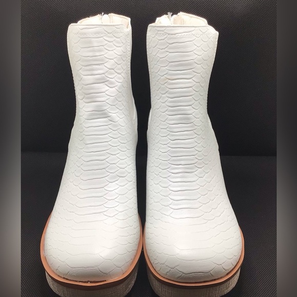 Pierre Dumas Womens Clue-7 White Snake Scale Textured Platform Ankle Boot Size 9 - Picture 4 of 11